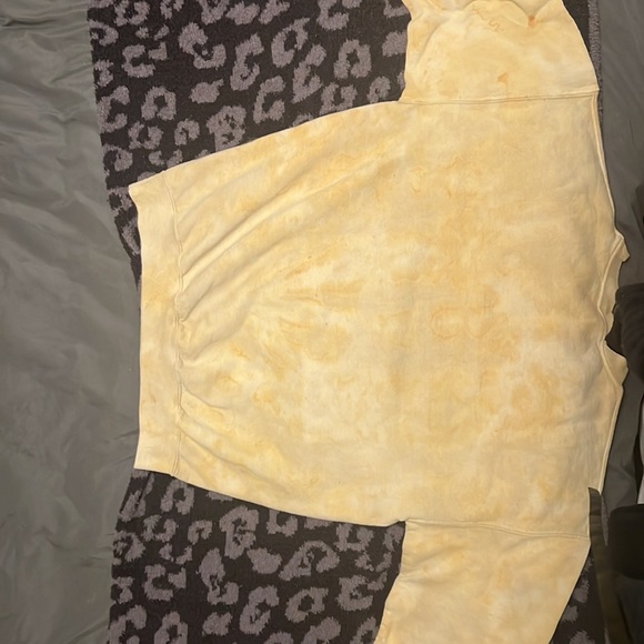 To be honest, we both used to wear it and we don’t anymore for many months - Picture 4 of 4